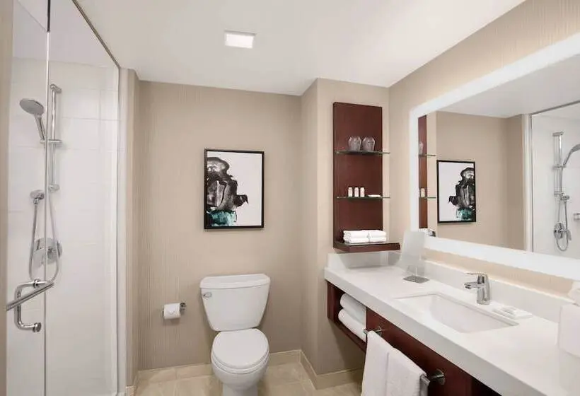 اتاق استاندارد با 2 تخت دوبل, Delta Hotels By Marriott Thunder Bay