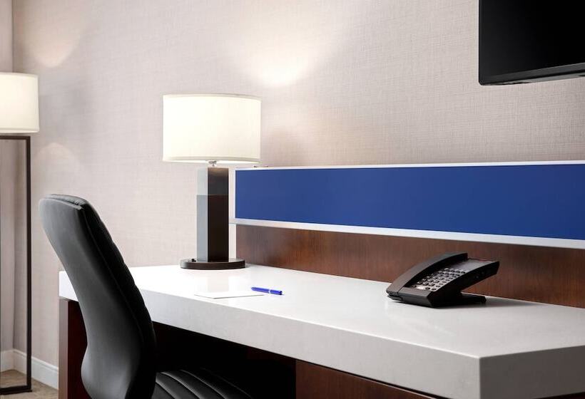 Номер Стандарт 2 Двуспальные Кровати, Delta Hotels By Marriott Thunder Bay