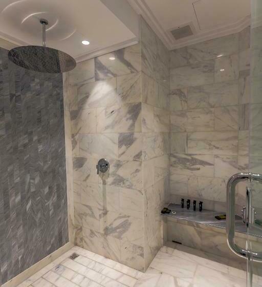 Suite with Pool, Iridium