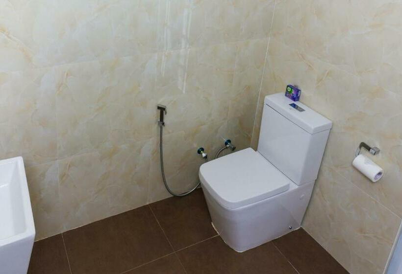 غرفة قياسية ثلاثية, Mount Castle