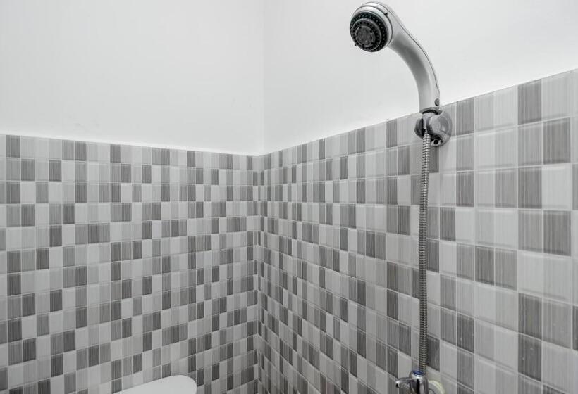 스탠다드 룸, Reddoorz Near Sam Ratulangi Airport Manado