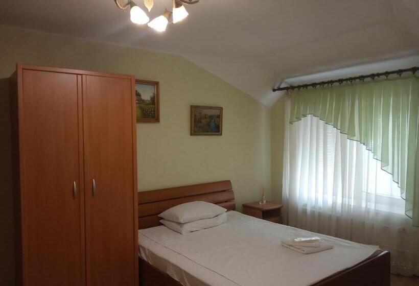 اتاق کلاسیک چهارنفره, Restoran Hotel Stariy Melnik