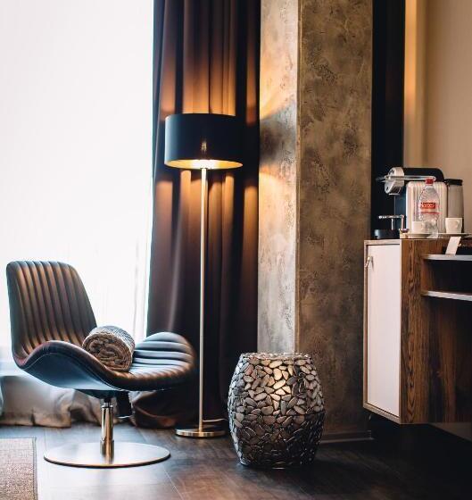 スタンダードルーム, Nutrend World