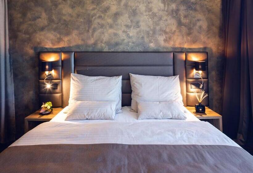 テラス付きスタンダードルーム, Nutrend World