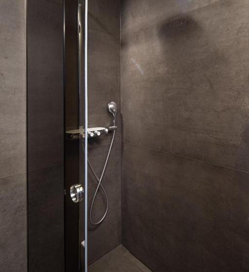 スタンダードルーム, Nutrend World