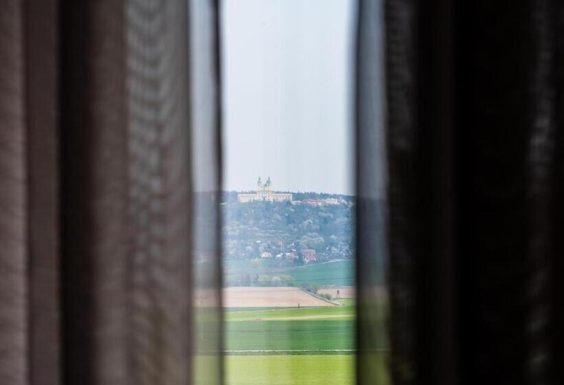 スタンダードルーム, Nutrend World