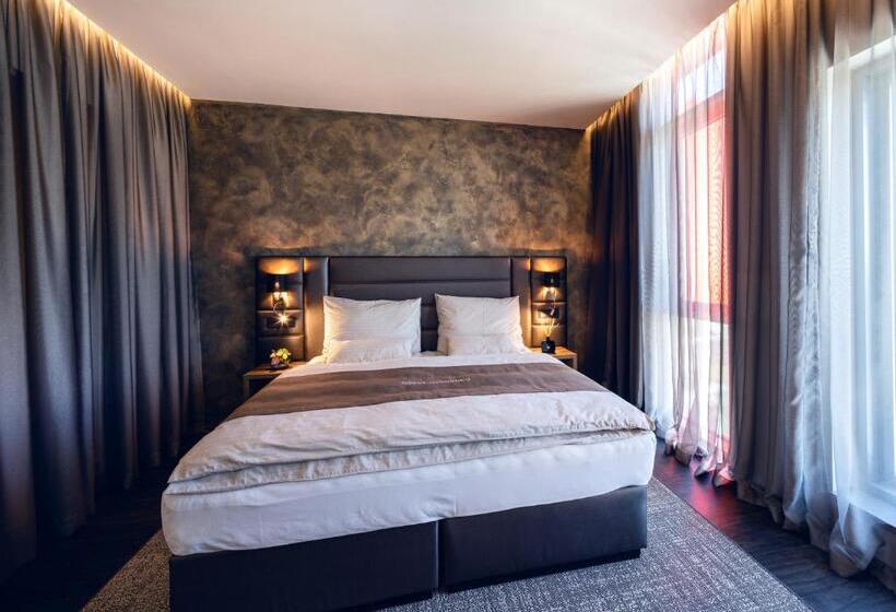 デラックスルーム, Nutrend World