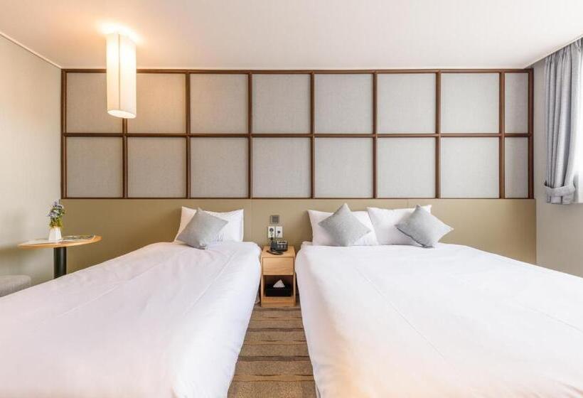 Семейный Номер, Shin Shin Hotel Cheonjiyeon