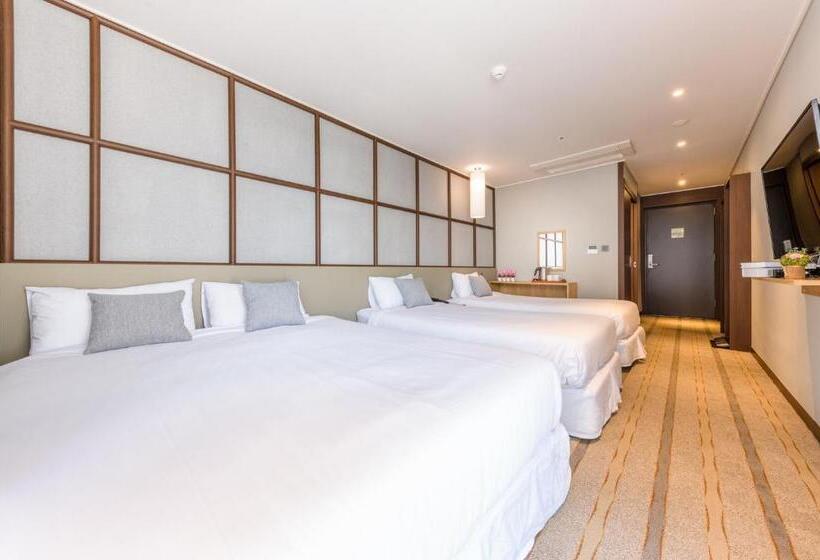 Семейный Номер, Shin Shin Hotel Cheonjiyeon