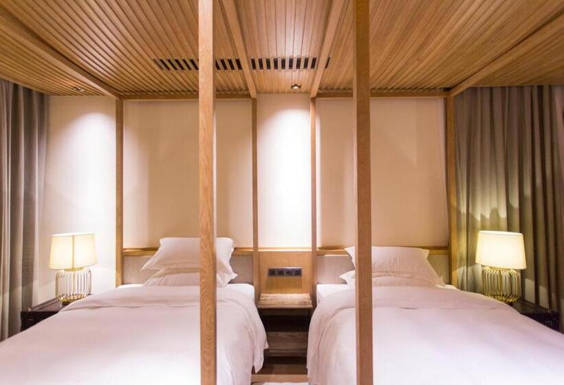 带观景的标准间, Zhangjiajie Creek