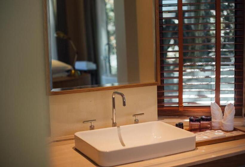 带大床的标准间, Zhangjiajie Creek