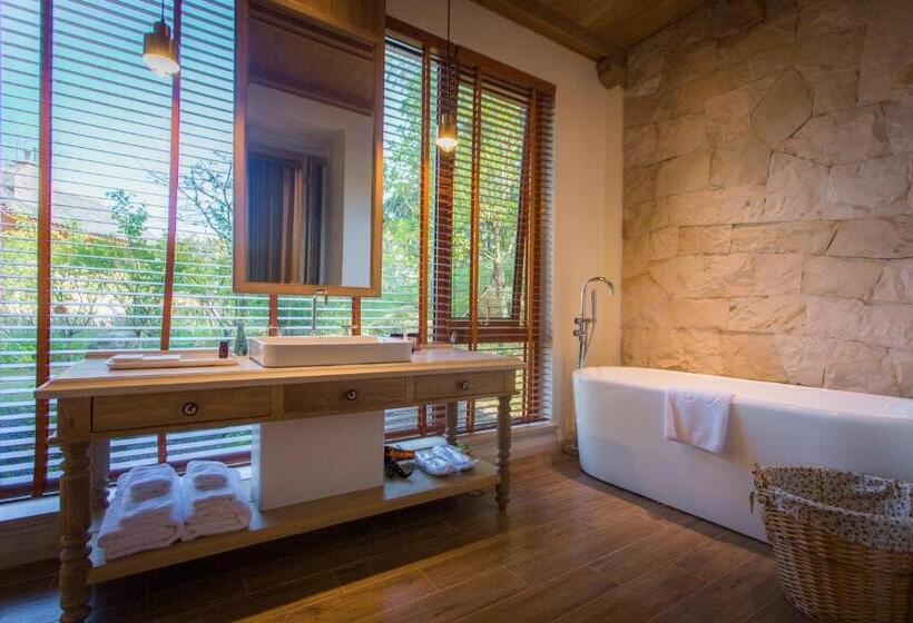 带大床的标准间, Zhangjiajie Creek