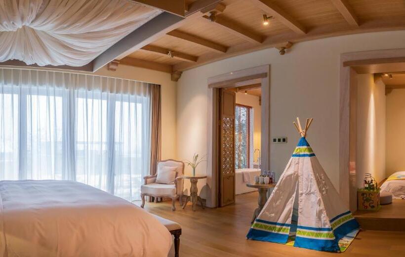 家庭套房, Zhangjiajie Creek