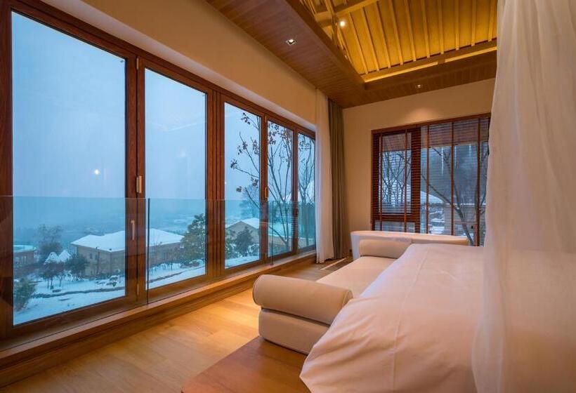 带大床的标准间, Zhangjiajie Creek