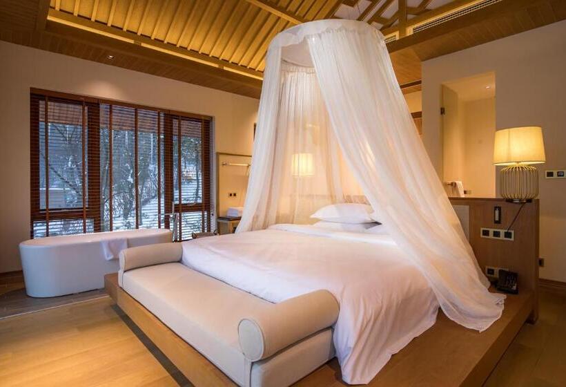 带大床的标准间, Zhangjiajie Creek