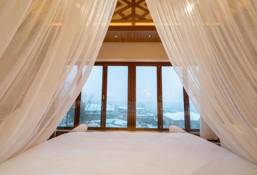 带大床的标准间, Zhangjiajie Creek