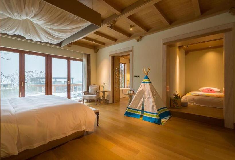 家庭套房, Zhangjiajie Creek