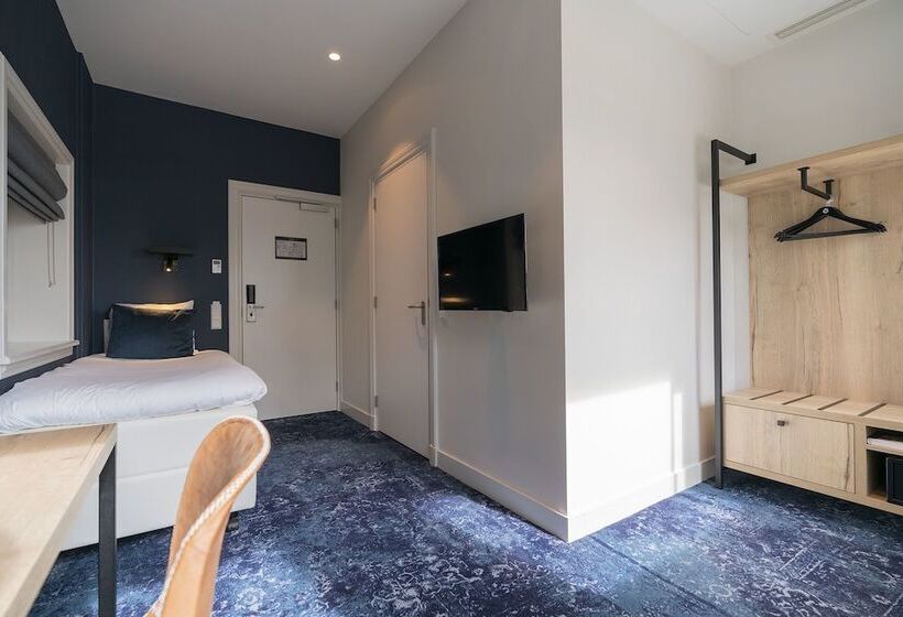 Standard Single Room, Maassluis