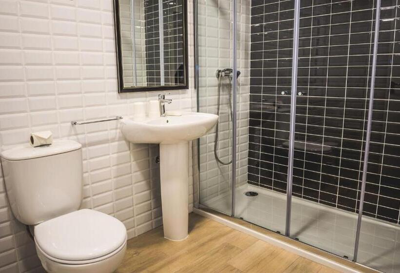 غرفة قياسية ثلاثية, In Barcelos Hostel & Guest House