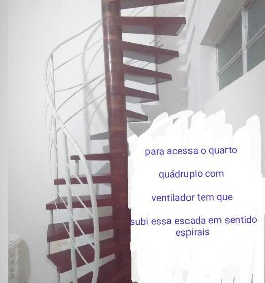 חדר סטנדרטי לארבעה עם חדר אמבטיה משותף, Hostel Central