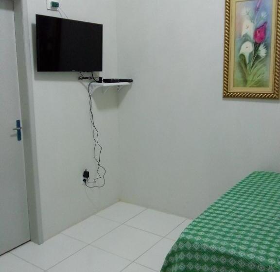 חדר משפחתי, Hostel Central