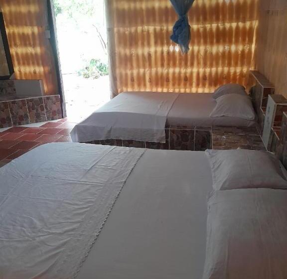 اتاق خانوادگی, Alojamiento Casa De Campo Los Cactus