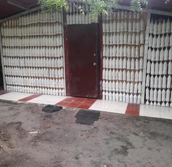 اتاق خانوادگی, Alojamiento Casa De Campo Los Cactus