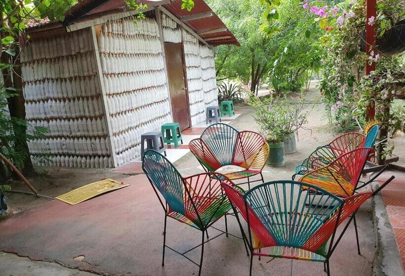 اتاق خانوادگی, Alojamiento Casa De Campo Los Cactus