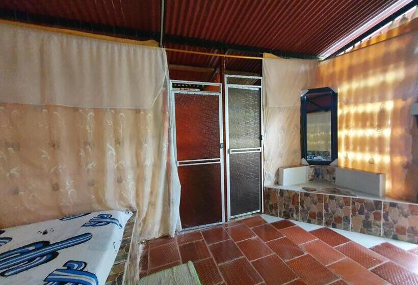 اتاق خانوادگی, Alojamiento Casa De Campo Los Cactus