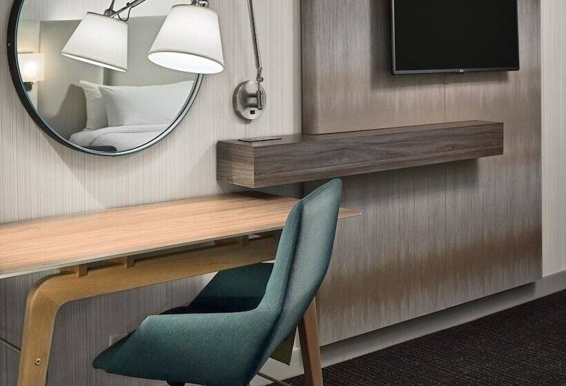 Premium room with river view, Crowne Plaza   North Augusta, An Ihg