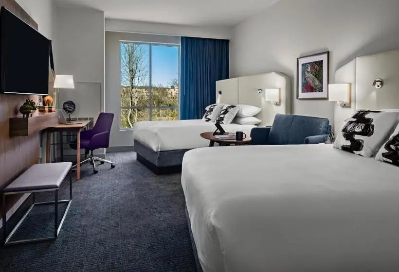 障害者適応デラックスルーム, Crowne Plaza   North Augusta, An Ihg