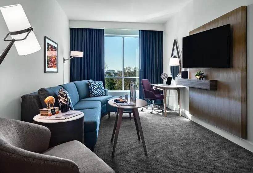 身障者適用スイートルーム, Crowne Plaza   North Augusta, An Ihg