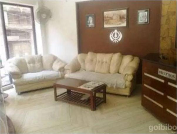 חדר דלוקס לארבעה, Gurbachan Castle