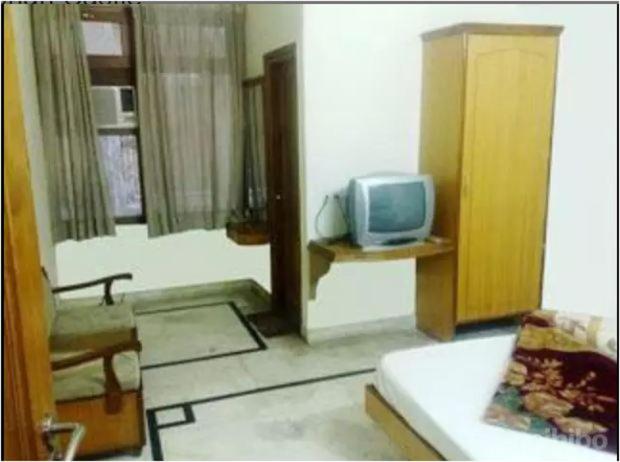 חדר דלוקס לארבעה, Gurbachan Castle