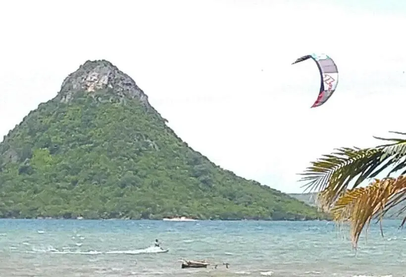 بانگلوی استاندارد با چشمانداز دریا, Sanjeela Plage Coco