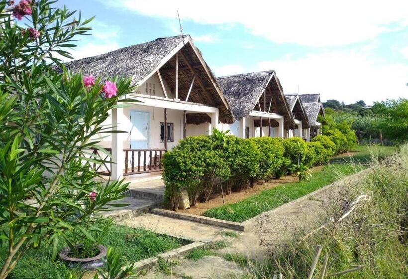 بانگلوی استاندارد با چشمانداز دریا, Sanjeela Plage Coco