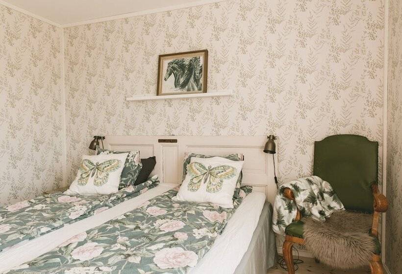 Номер Стандарт, Toric Farmlodge