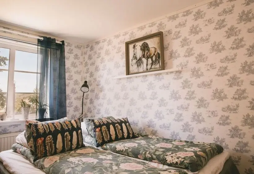 スタンダード4人部屋, Toric Farmlodge