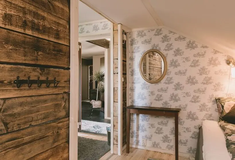スタンダード4人部屋, Toric Farmlodge