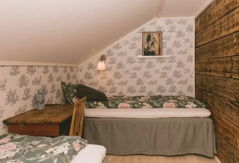 スタンダード4人部屋, Toric Farmlodge