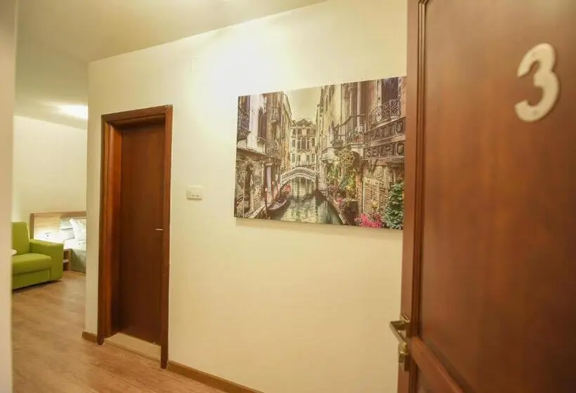 استودیوی استاندارد, Korzo Apartmani