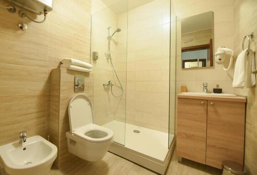 استودیوی لوکس, Korzo Apartmani