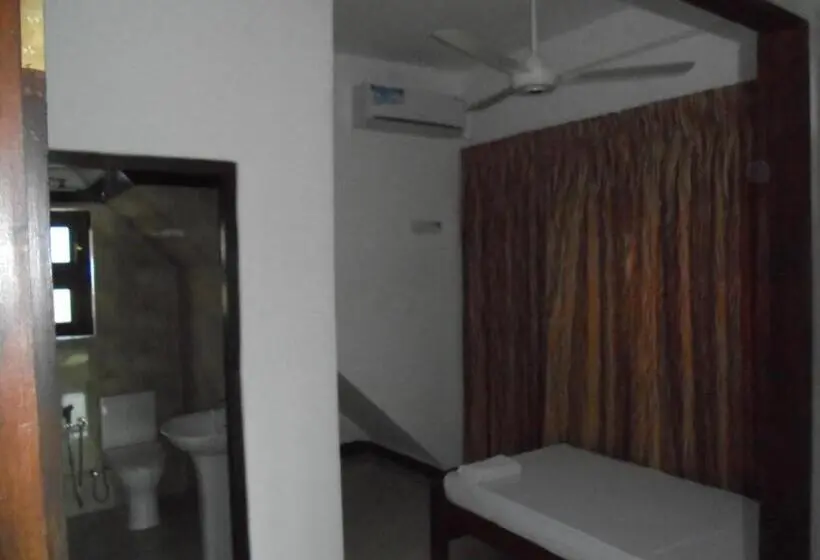 اتاق استاندارد یک نفره, Jmf