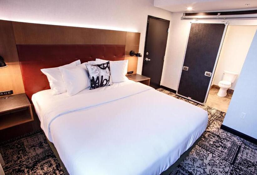 מיטת קינג בסוויטה, Rock Lititz