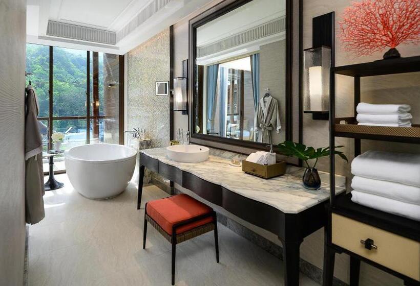 Классический номер с видом на горы, Intercontinental Phuket Resort, An Ihg