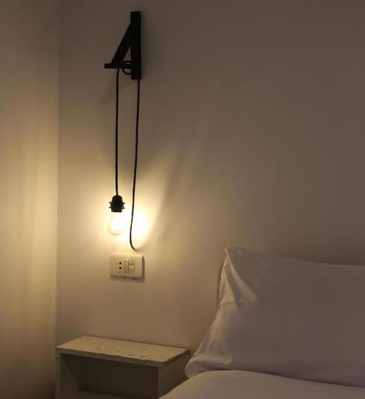 غرفة ديلوكس, Nomads