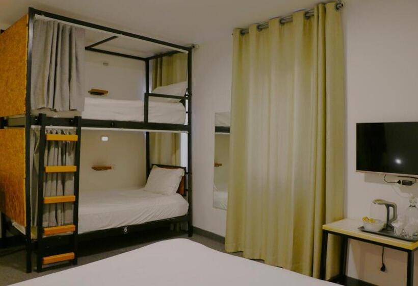 غرفة ديلوكس عائلية, Nomads