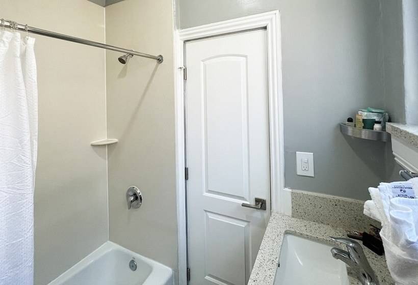 חדר דלוקס, Greenleaf Hotel Long Beach Convention Center