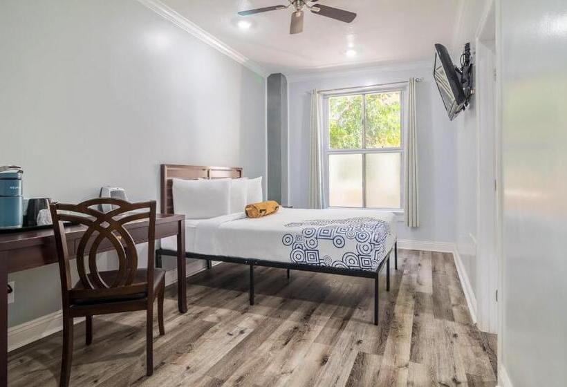 חדר דלוקס, Greenleaf Hotel Long Beach Convention Center