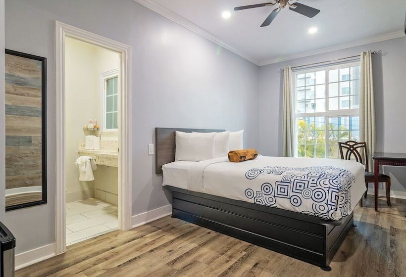 חדר דלוקס, Greenleaf Hotel Long Beach Convention Center